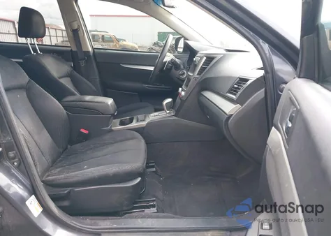 2010 Subaru Legacy 2.5I z USA, uszkodzony, nr VIN 4S3BMCA67A3228465